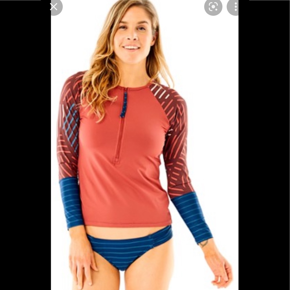 Carve Designs Women's Rash Guard - Rust and Navy
